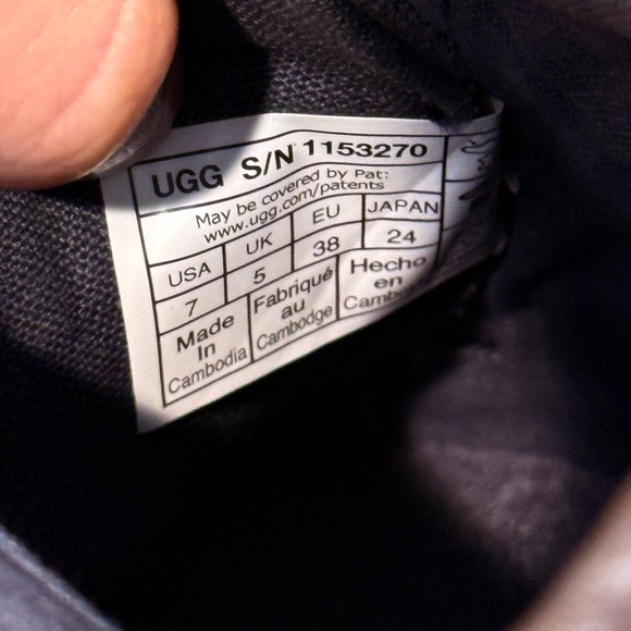 Women’s UGG Alameda lace up suede leather navy sneakers- Size 7 - Picture 9 of 10